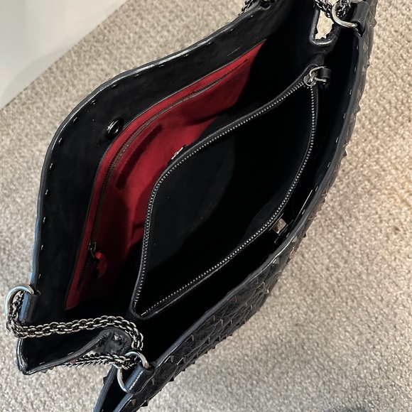 Valentino Garavani Rockstud Shoulder Bag – Black Leather - Picture 3 of 10